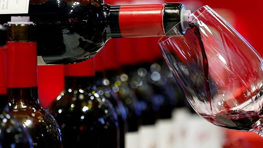 <div class="paragraphs"><p>Representative image showing alcohol.</p></div>