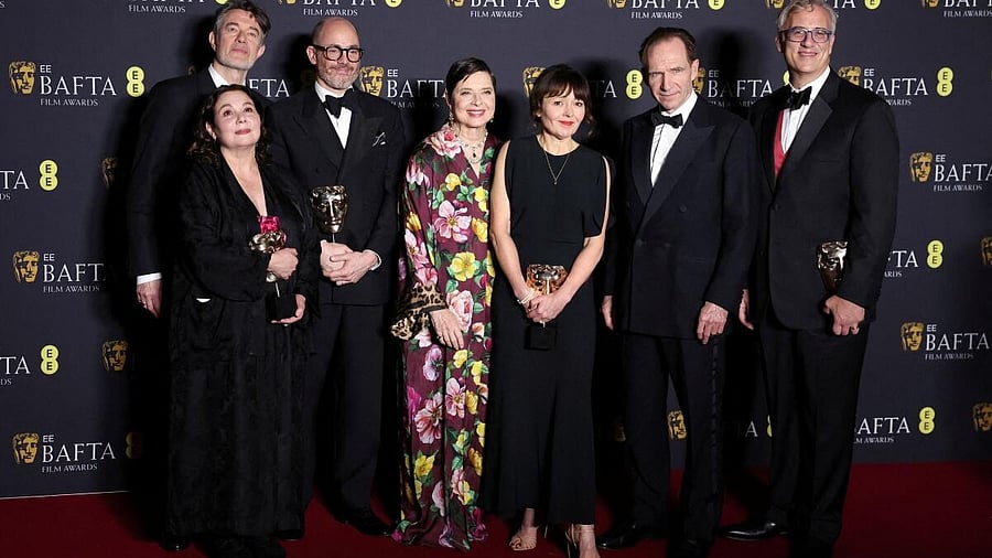 <div class="paragraphs"><p>Peter Straughan, Tessa Ross, Edward Berger, Isabella Rossellini, Juliette Howell, Ralph Fiennes and Michael A. Jackman pose in the winners' room as "Conclave" won the award for Best Film during the 2025 British Academy of Film and Television Awards (BAFTA) at the Royal Festival Hall in the Southbank Centre, London, Britain, February 16, 2025. </p></div>
