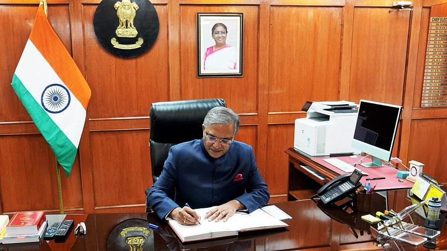 <div class="paragraphs"><p>Gyanesh Kumar</p></div>