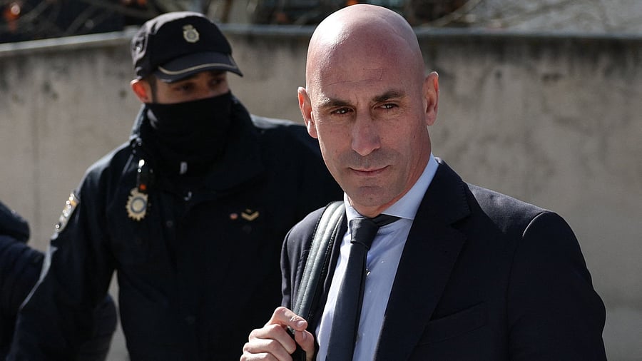 <div class="paragraphs"><p> Luis Rubiales leaves the court.</p></div>