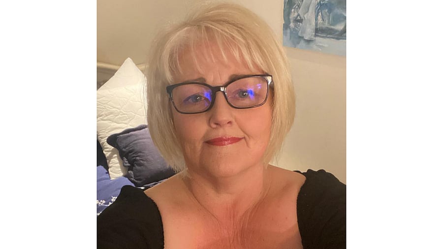 <div class="paragraphs"><p>Annette Ford</p></div>