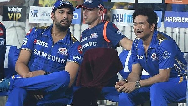 <div class="paragraphs"><p>Indian cricket legends Sachin Tendulkar (R) and Yuvraj Singh (L).</p></div>