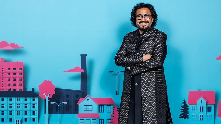 <div class="paragraphs"><p>Vinod Kapri</p></div>