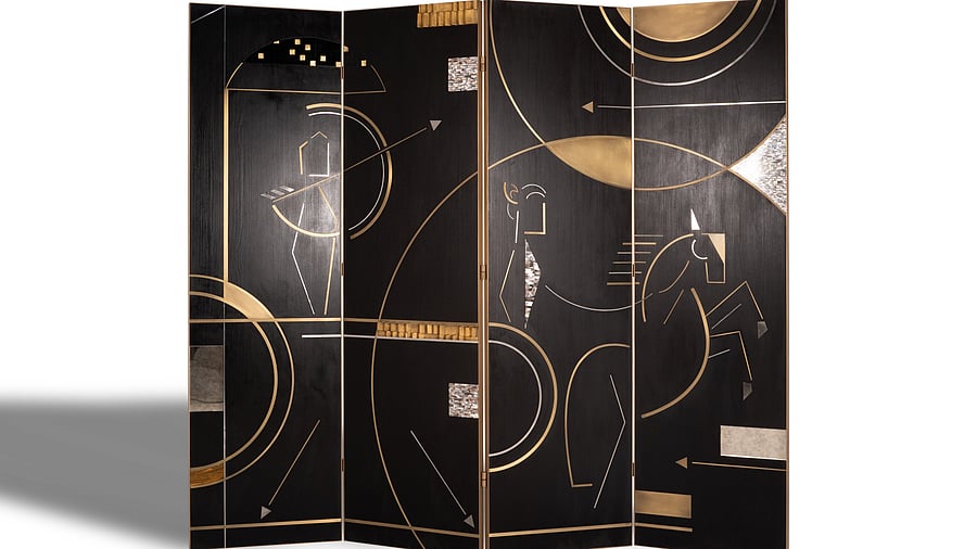 A dual-sided screen featuring the Chaupad game on one side and Krishna guiding Arjuna on the other.