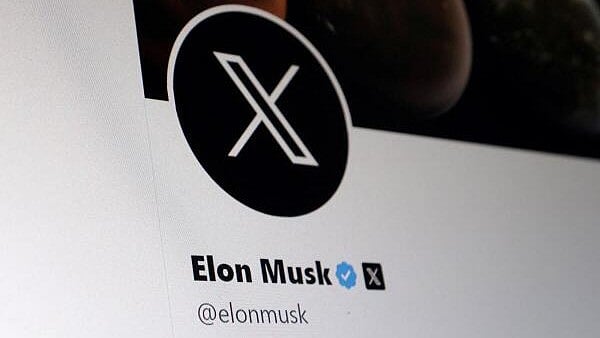 <div class="paragraphs"><p>Illustration shows Elon Musk Twitter account</p></div>
