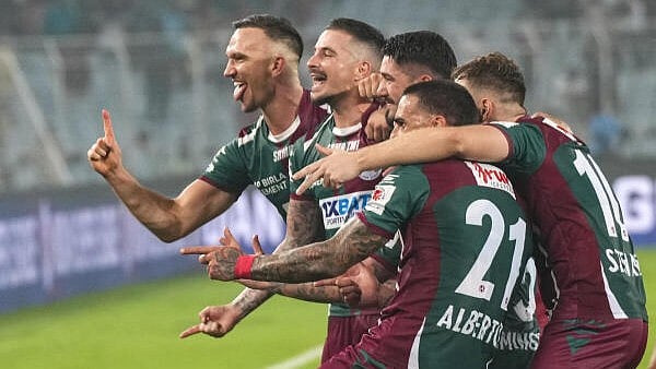 <div class="paragraphs"><p>Mohun Bagan Super Giant’s players celebrate after winning the Indian Super League (ISL) 2024-25 football match against Odisha FC, at Vivekananda Yuba Bharati Krirangan (Salt Lake Stadium), in Kolkata, West Bengal, Sunday. </p></div>