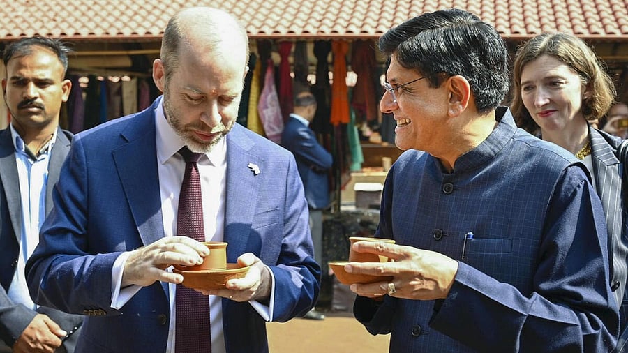 <div class="paragraphs"><p>Piyush Goyal meets Jonathan Reynolds</p></div>