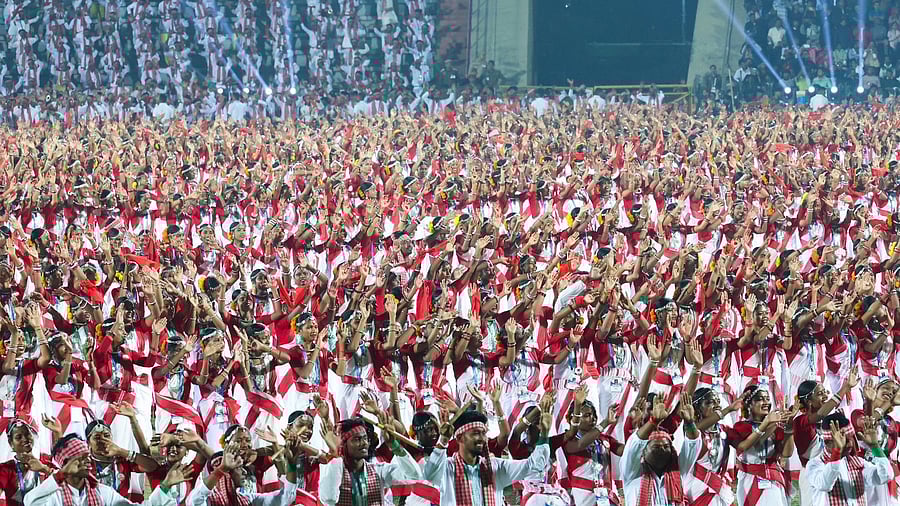 <div class="paragraphs"><p>The Jhumoir dance performance, featured nearly 9,000 dancers and drummers.</p></div>