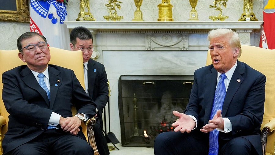 <div class="paragraphs"><p> US President Donald Trump meets with Japan's Prime Minister Shigeru Ishiba at the White House.</p></div>