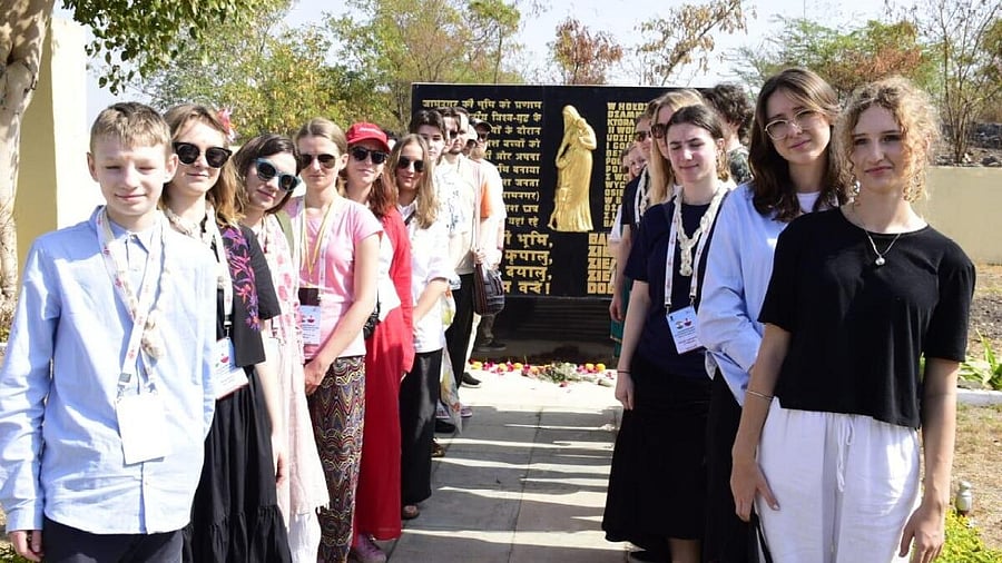 <div class="paragraphs"><p>Polish youth visit Jamnagar’s historic refuge</p></div>