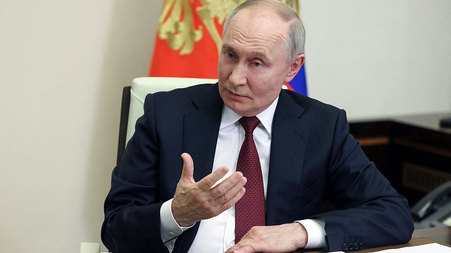 <div class="paragraphs"><p>Vladimir Putin</p></div>