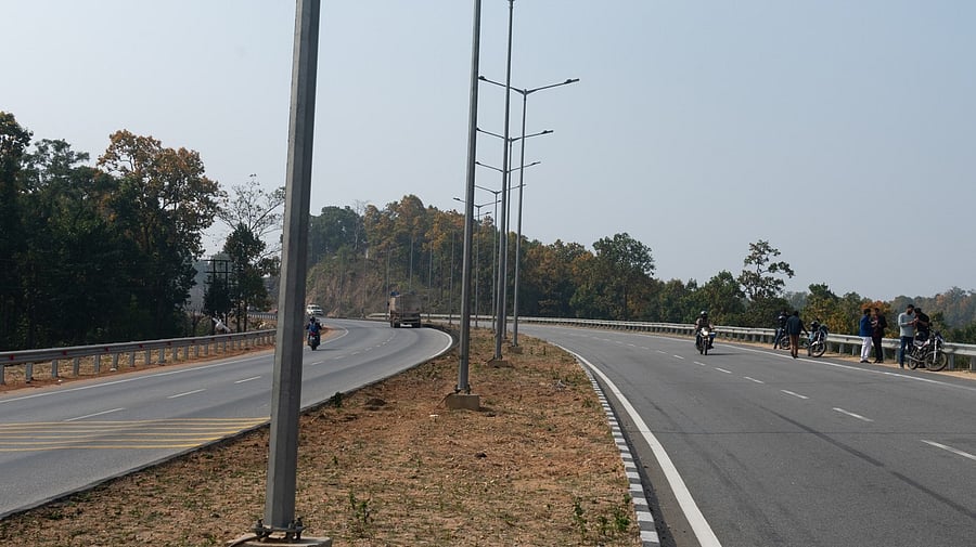 <div class="paragraphs"><p>File photo of a highway in Bengal's Panagarh where the accident occurred. (Representative image)</p></div>
