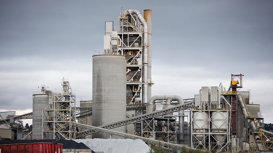 <div class="paragraphs"><p>Image showing a cement factory.</p></div>