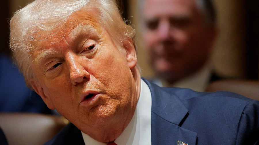 <div class="paragraphs"><p>Donald Trump</p></div>