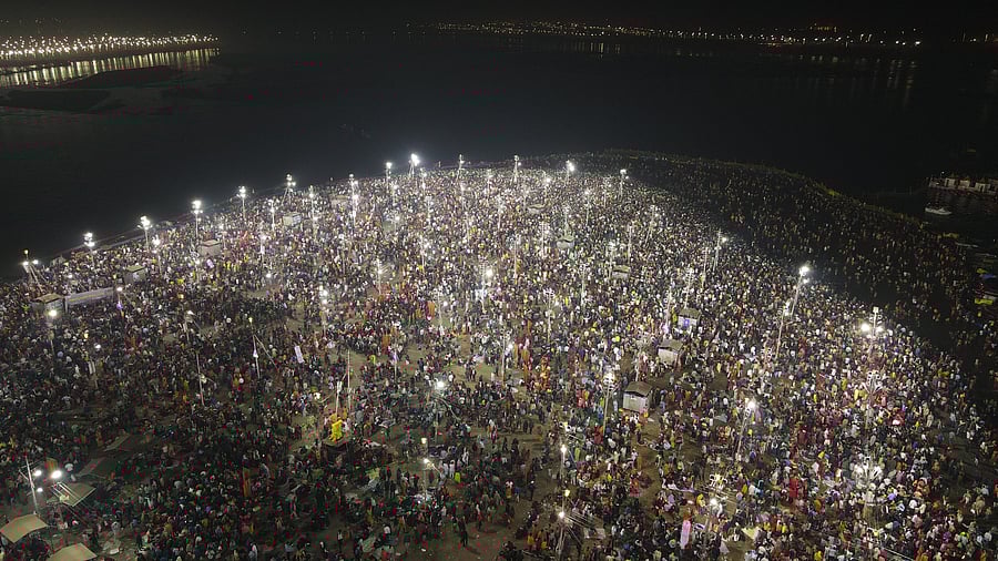 <div class="paragraphs"><p>Triveni Sangam</p></div>