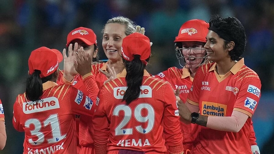 <div class="paragraphs"><p>Gujarat Giants’ captain Ashleigh Gardner celebrates with teammates </p></div>