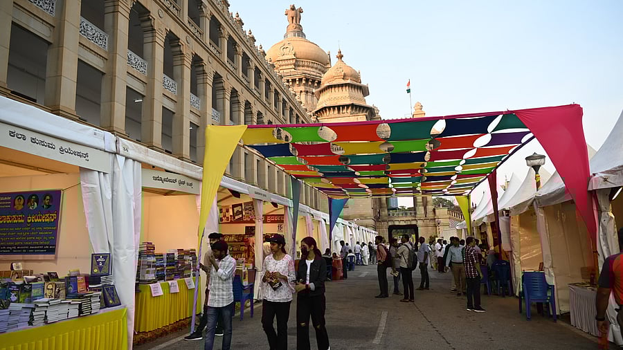 <div class="paragraphs"><p>Public at the Book Fair 2025 at Vidhana Soudha premises organised by Karnataka Legislative Assembly in Bengaluru </p></div>