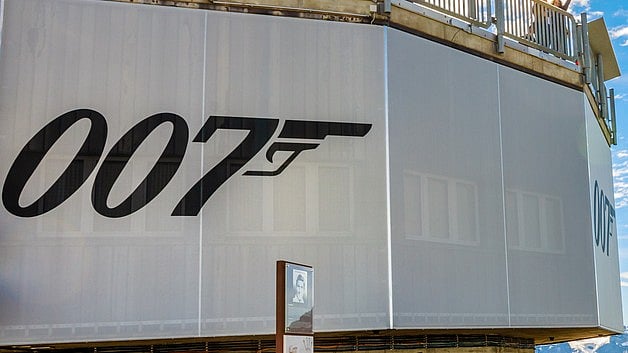 <div class="paragraphs"><p>The signature James Bond logo.</p></div>