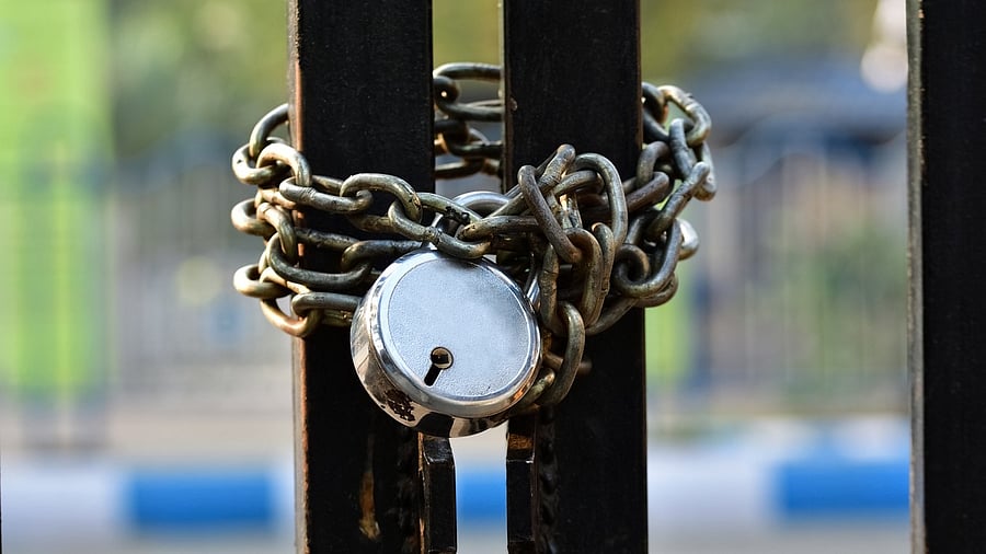 <div class="paragraphs"><p>Image showing a locked gate. For representational purposes.</p></div>