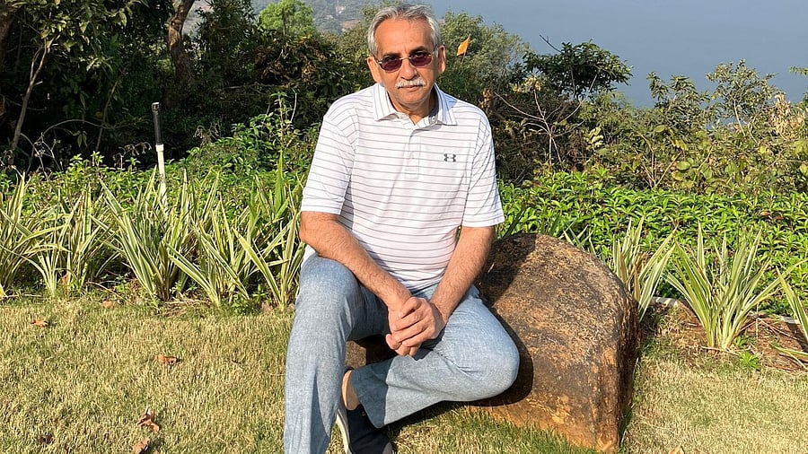 <div class="paragraphs"><p>Amin Patel</p></div>