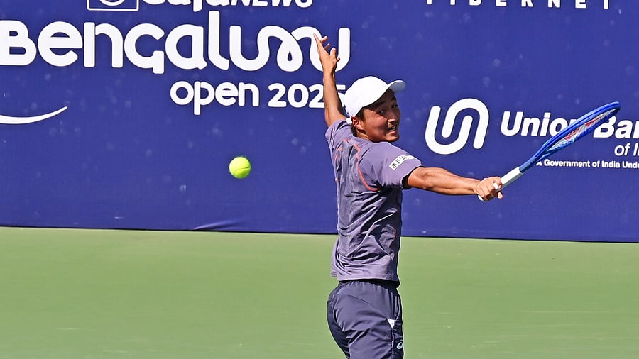 <div class="paragraphs"><p>Shintaro Mochizuki of Japan in action.</p></div>