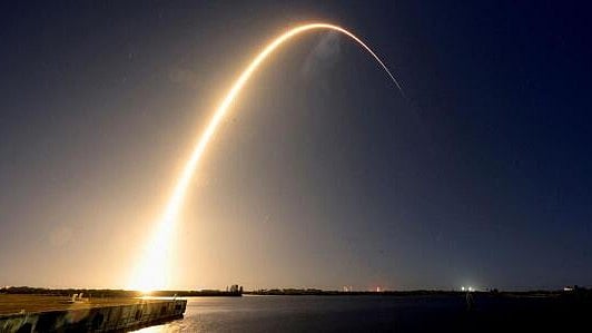 <div class="paragraphs"><p>A SpaceX Falcon 9 rocket lifts off carrying two moon landers from the Kennedy Space Center</p></div>