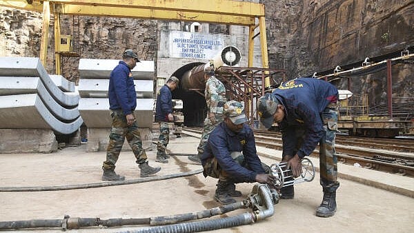 <div class="paragraphs"><p>Army team gear up for rescue work at the Srisailam Left Bank Canal (SLBC) project site where a portion of the tunnel collpased, in Nagarkurnool district, Tuesday, Feb. 25, 2025.</p></div>