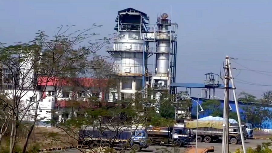 <div class="paragraphs"><p>Disposal of first batch of 10 tonnes of Union Carbide waste linked to the 1984 Bhopal gas tragedy at a facility in Pithampur in Madhya Pradesh's Dhar district, Monday, March 3, 2025. </p></div>
