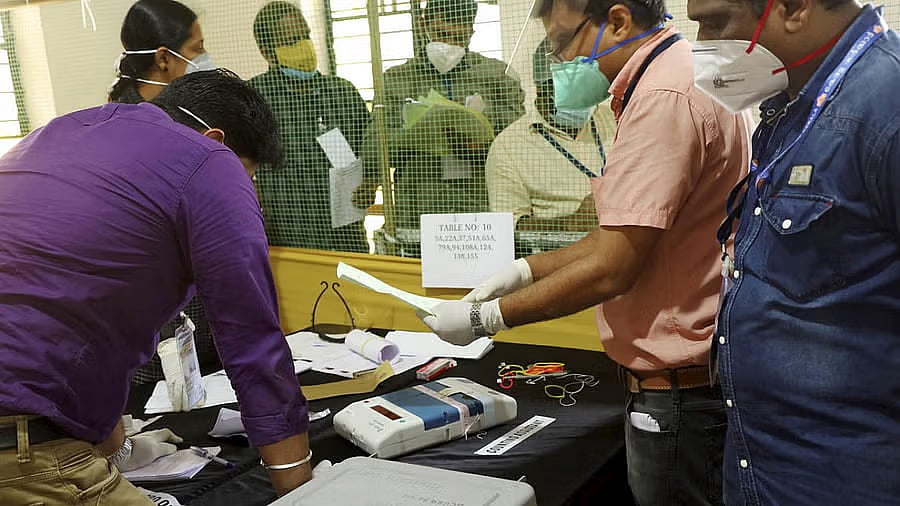 <div class="paragraphs"><p>Representative image of vote counting.</p></div>