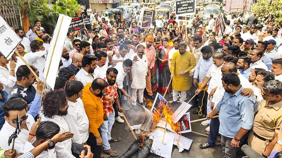 <div class="paragraphs"><p>Protest over killing of Beed sarpanch</p></div>