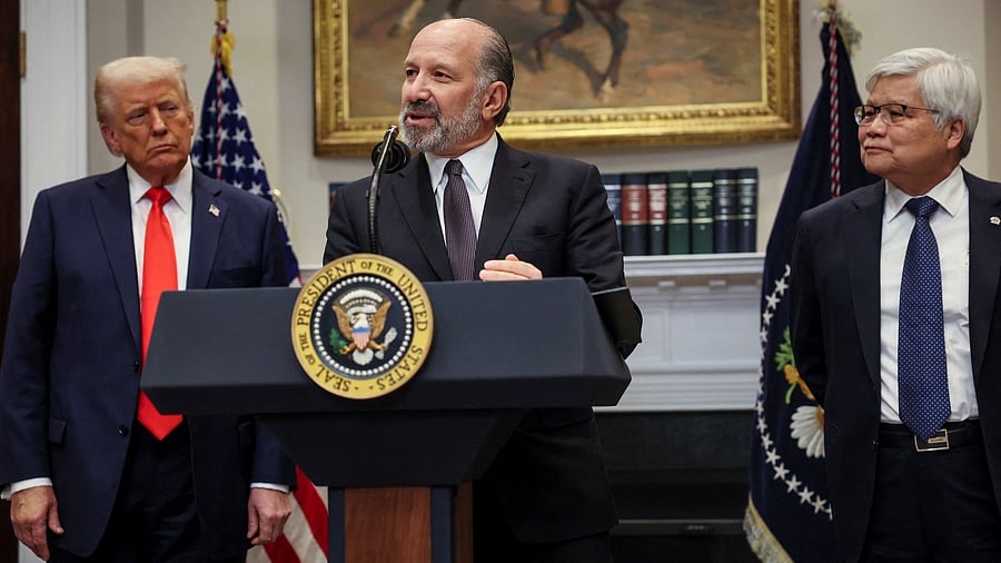 <div class="paragraphs"><p>U.S. Commerce Secretary Howard Lutnick speaks next to U.S. President Donald Trump in the Roosevelt Room at the White House in Washington, DC, March 3, 2025.</p></div>
