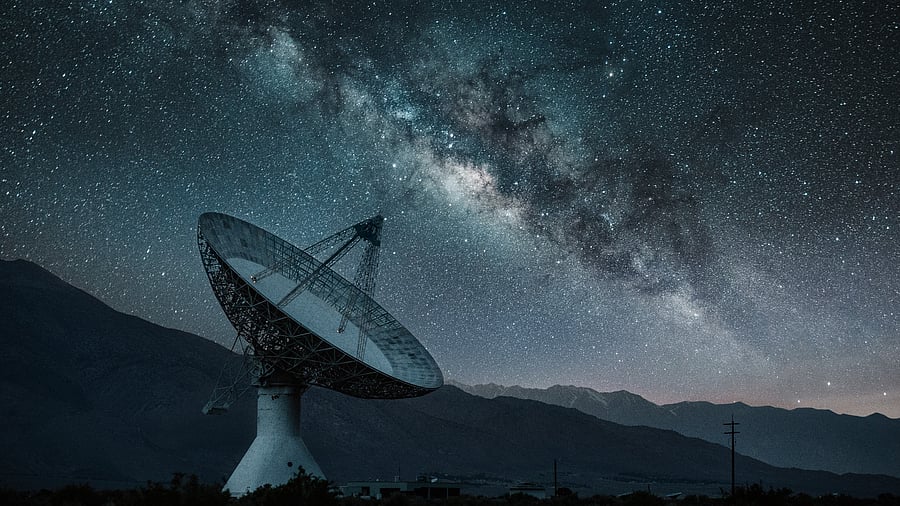<div class="paragraphs"><p>Representative image for radio astronomy</p></div>
