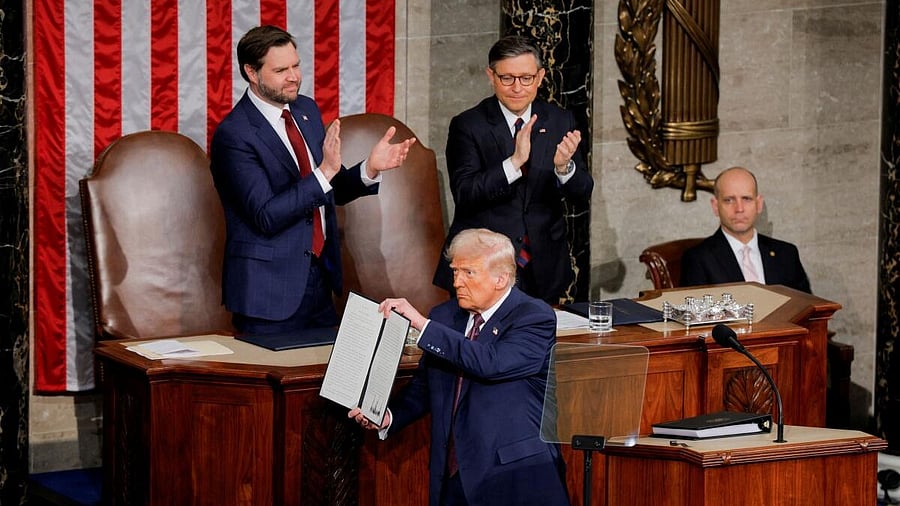 <div class="paragraphs"><p>US President Trump delivers a speech to a joint session of Congress.</p></div>