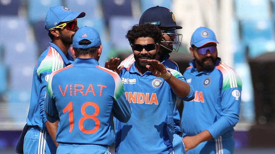 <div class="paragraphs"><p>India's Ravindra Jadeja celebrates with teammates.</p></div>