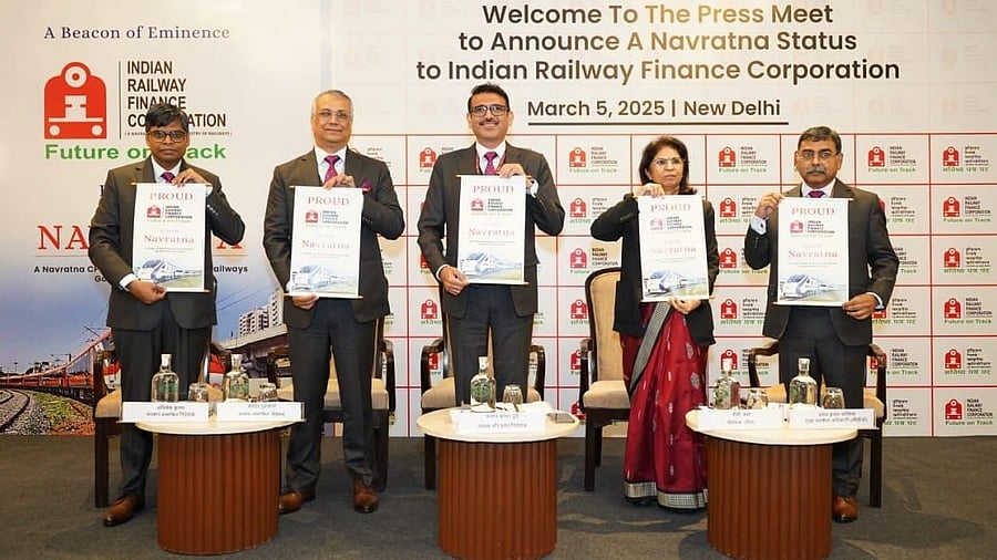 <div class="paragraphs"><p>IRFC Board of Directors unveiling the Navratna status at Delhi on Wednesday. </p></div>