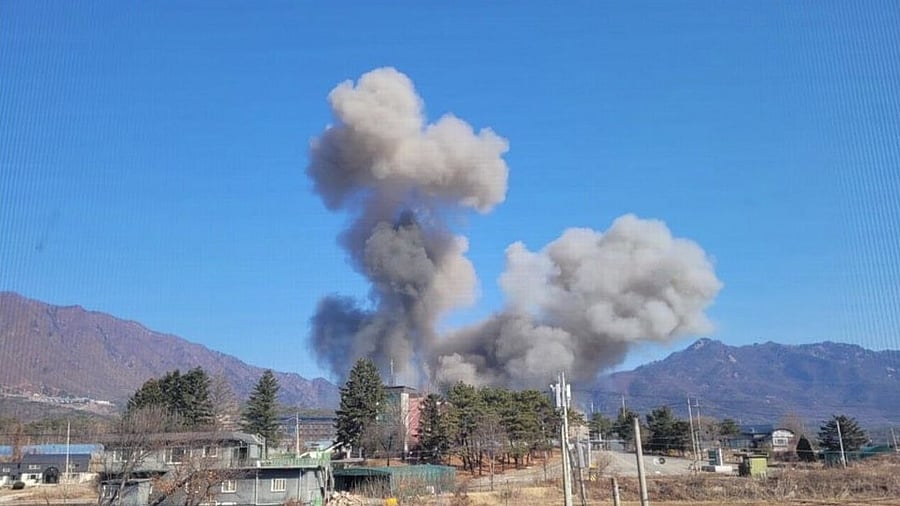 <div class="paragraphs"><p>South Korean shell hits own territory, footage of which has been circulated online</p></div>