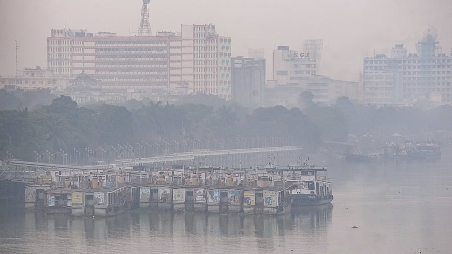 <div class="paragraphs"><p>Ferries stand parked at the bank of the Ganga river  in Kolkata, West Bengal.</p></div>