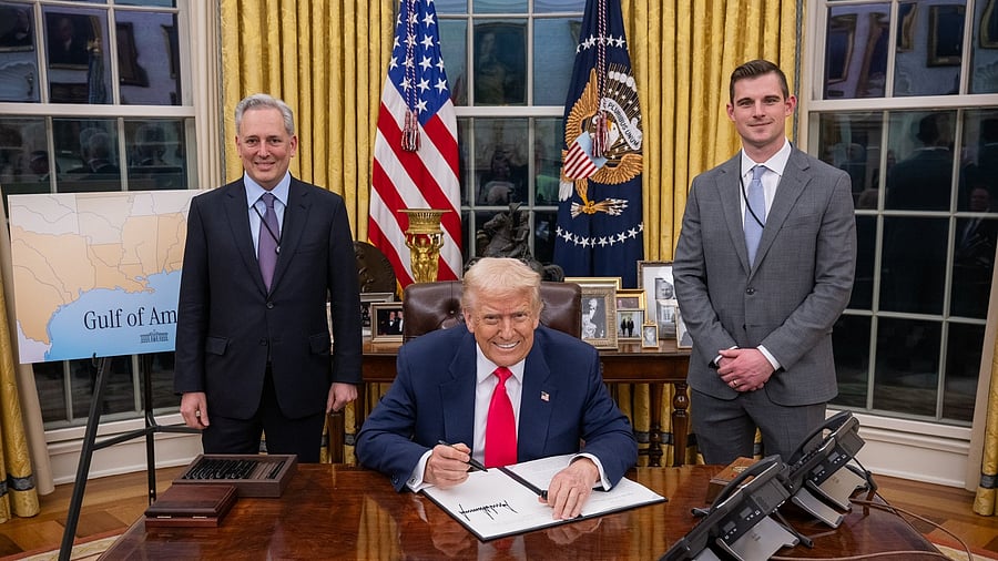 <div class="paragraphs"><p>Donald Trump signs order to establish strategic bitcoin reserve</p></div>