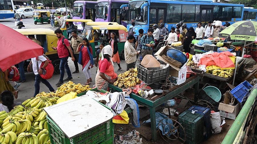 <div class="paragraphs"><p>Market near Banasankari bus stop. </p></div>