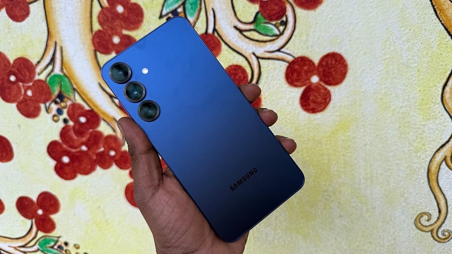 <div class="paragraphs"><p>Samsung Galaxy S25 Plus.</p></div>