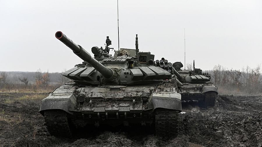 <div class="paragraphs"><p>Russian T-72 tanks.</p></div>