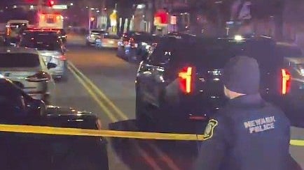 <div class="paragraphs"><p>Visuals from the scene.</p></div>