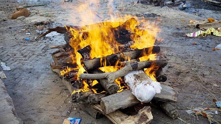 <div class="paragraphs"><p>Representative image of a funeral pyre.</p></div>