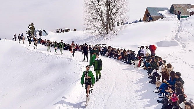 <div class="paragraphs"><p>Gulmarg fashion show</p></div>