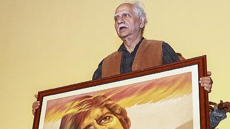 <div class="paragraphs"><p>Director Ramesh Sippy poses during the special screening of film 'Sholay' at the IIFA Awards 2025.&nbsp;</p></div>