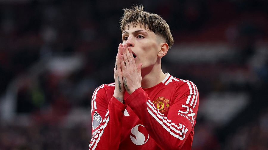 <div class="paragraphs"><p>Manchester United's Alejandro Garnacho reacts during the match against Arsenal, March 9, 2025.</p></div>