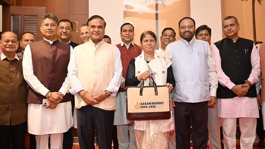 <div class="paragraphs"><p>Assam Finance Minister Ajanta Neog with CM Himanta Biswa Sharma and others arrive to present the state budget. </p></div>