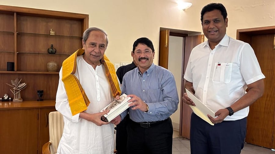 <div class="paragraphs"><p>DMK leaders TRB Rajaa and Dayanidhi Maran met Patnaik at Naveen Niwas, the BJD president’s residence.</p></div>