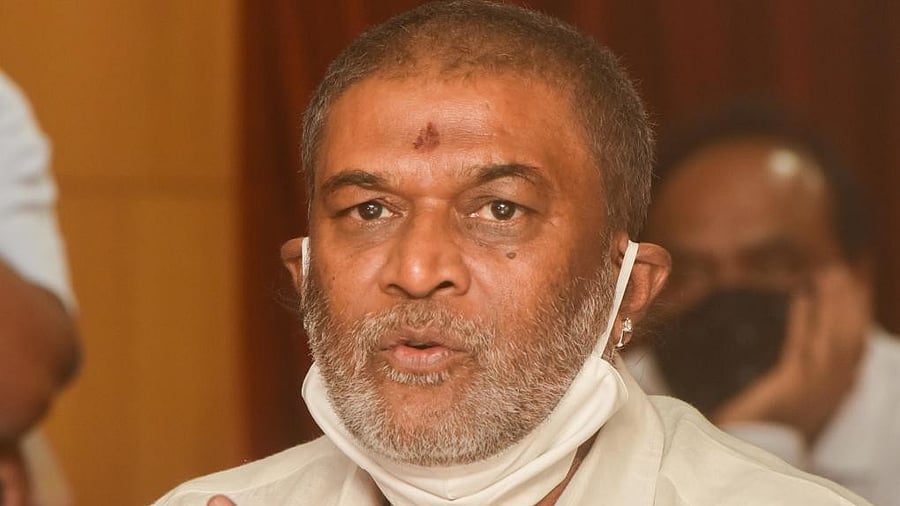 <div class="paragraphs"><p>B P Anand Singh</p></div>