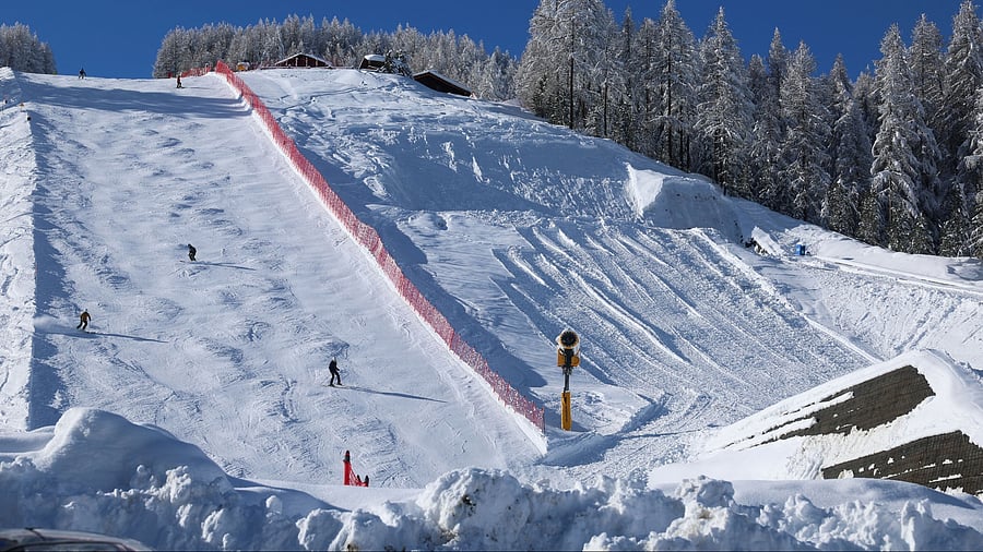<div class="paragraphs"><p>Representative image of snowboarding&nbsp;</p></div>